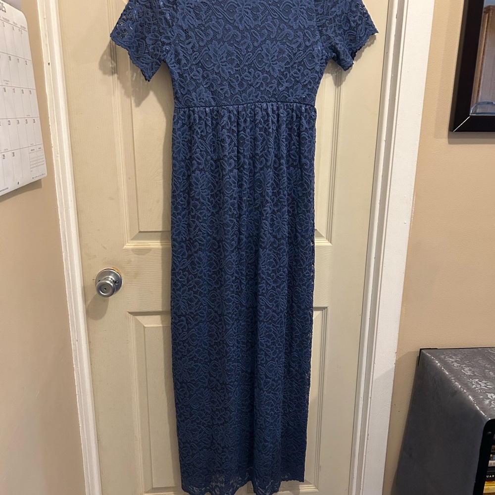 Blue Lace short sleeve, v neck Maternity maxi Dress- size medium - Picture 3 of 4